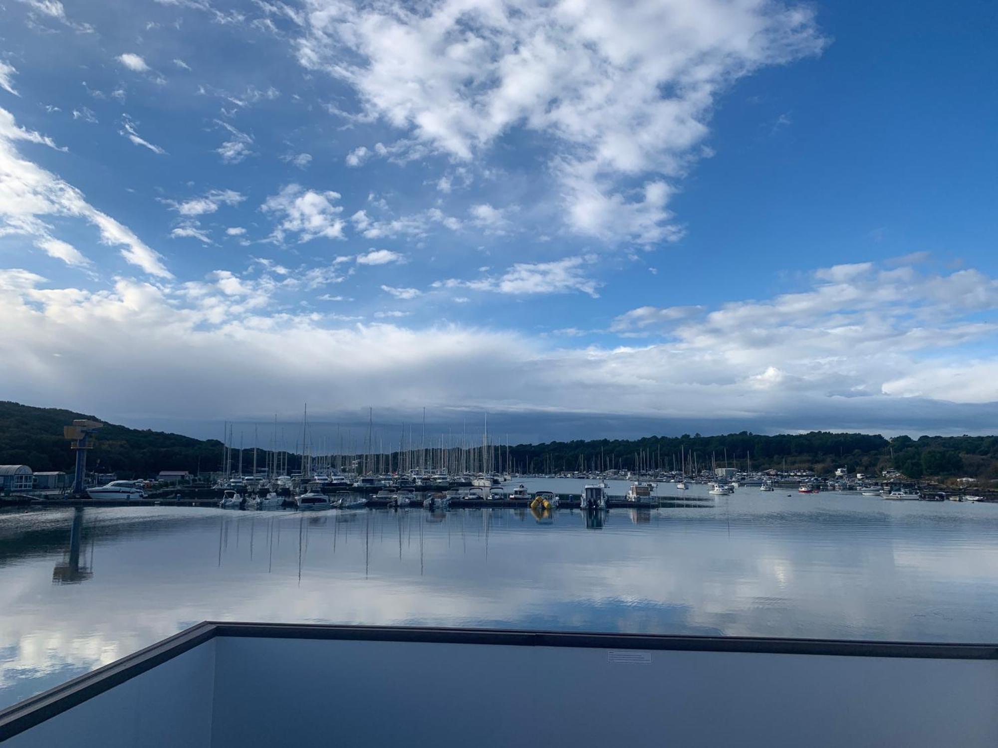 プーラ House Boat Oliva - Floating Houseヴィラ エクステリア 写真