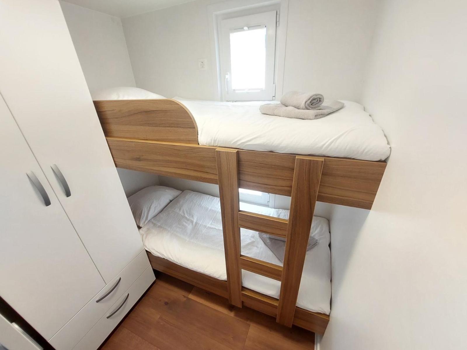 プーラ House Boat Oliva - Floating Houseヴィラ エクステリア 写真